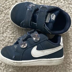 Nike toddler Navy and White Sneakers